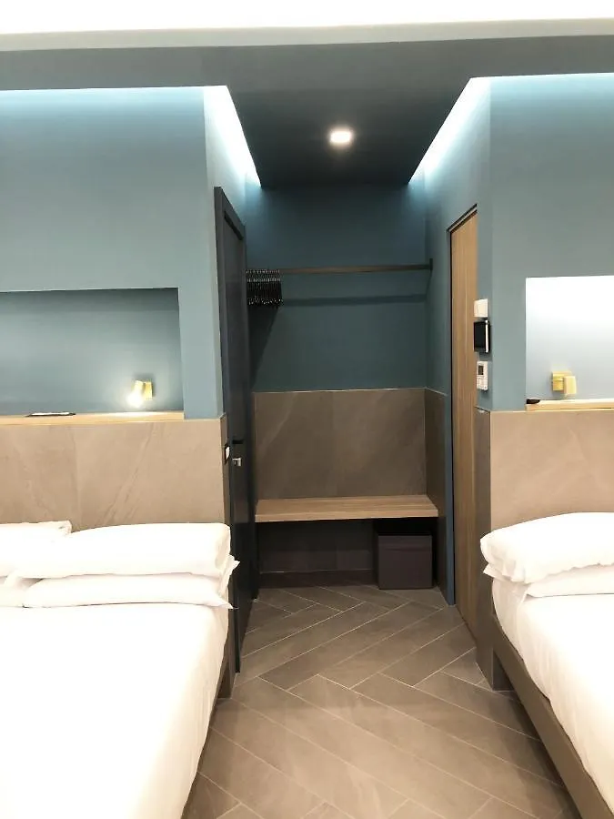 Ottaviano Smart Rooms Roma Konukevi